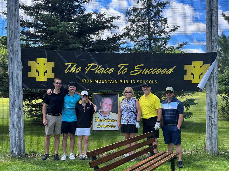 PGCC_TJ_MemorialFamilyPictureCp